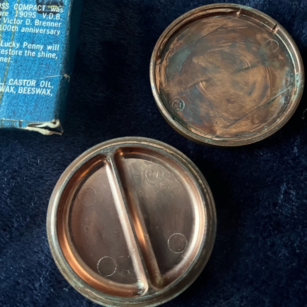 Avon Vintage Lucky Penny lip gloss - Picture 3 of 3
